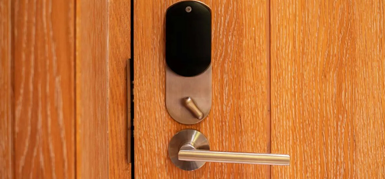Automatic Locking Door Knob Downey